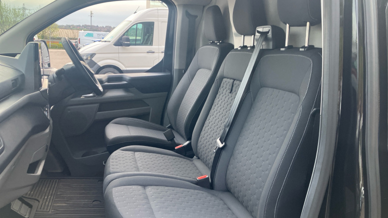 Ford Transit Custom E-320 L1 Rwd 100kW 65kWh H1 Van Limited Auto